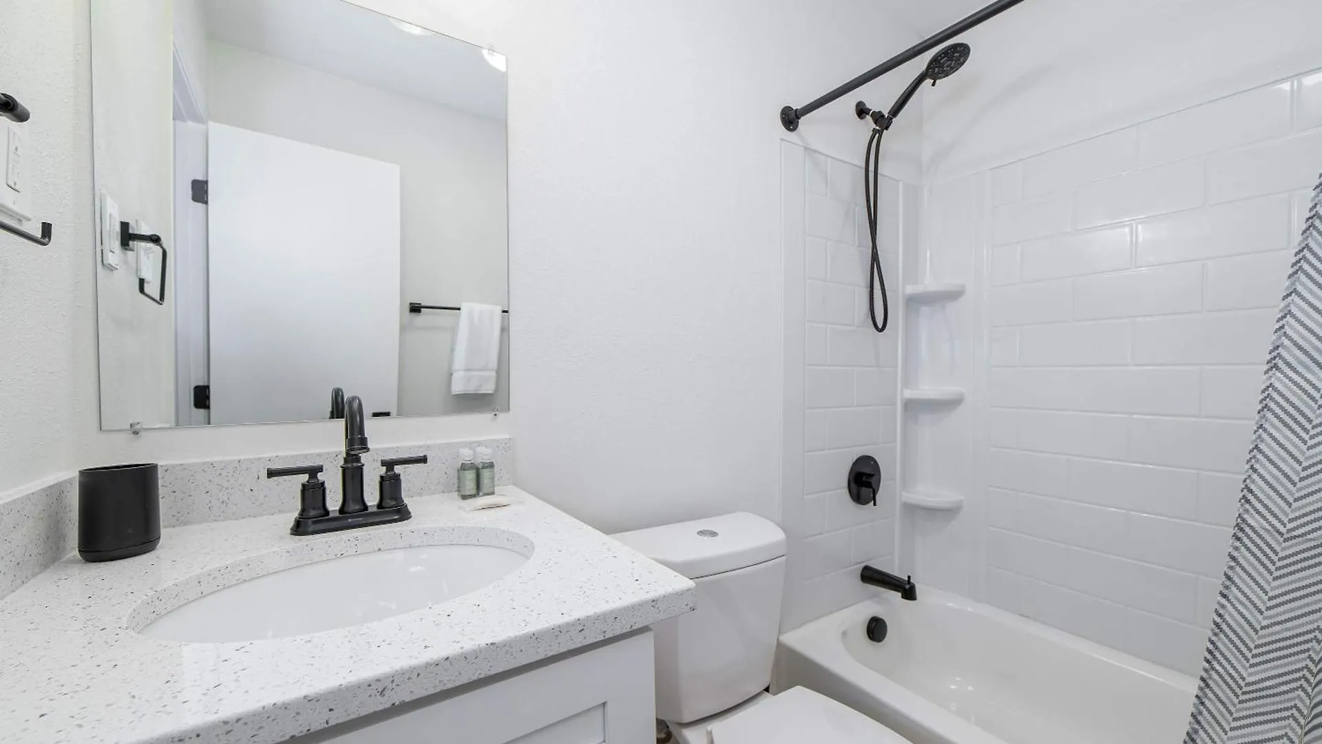Sojourn'S Harborage Pet-Friendly Apartment North Camellia Acres